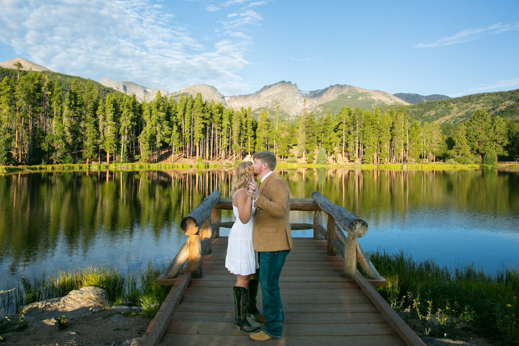 elopement couple at the rocky mountain national park colorado