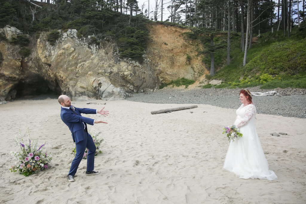 moody oregon coast elopement at hug point