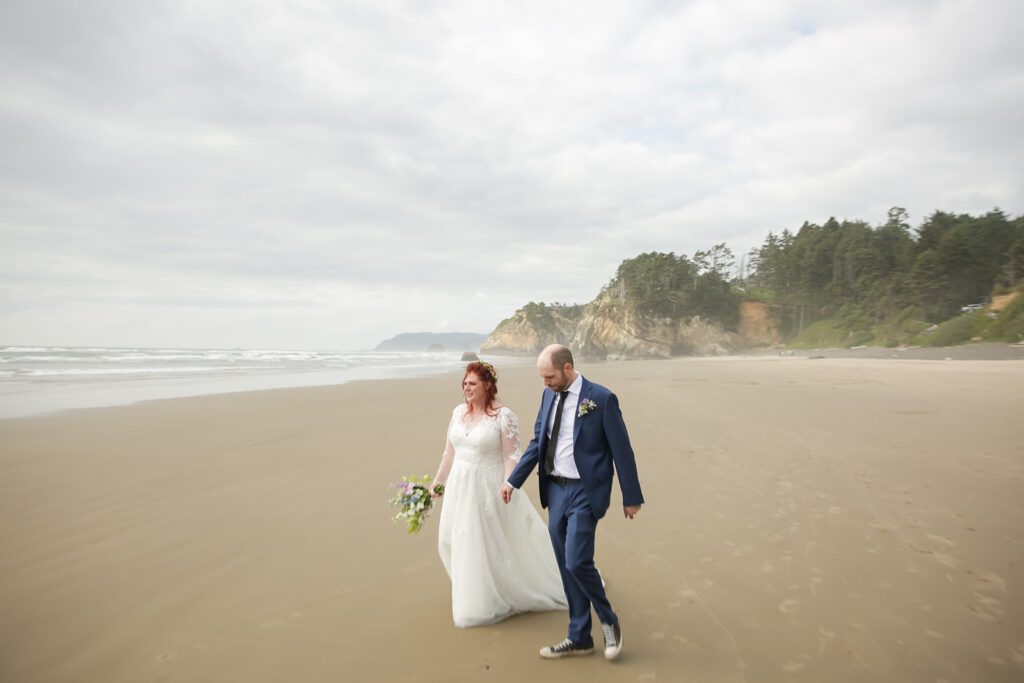 bride and groom at oregon coast during their hug point elopement