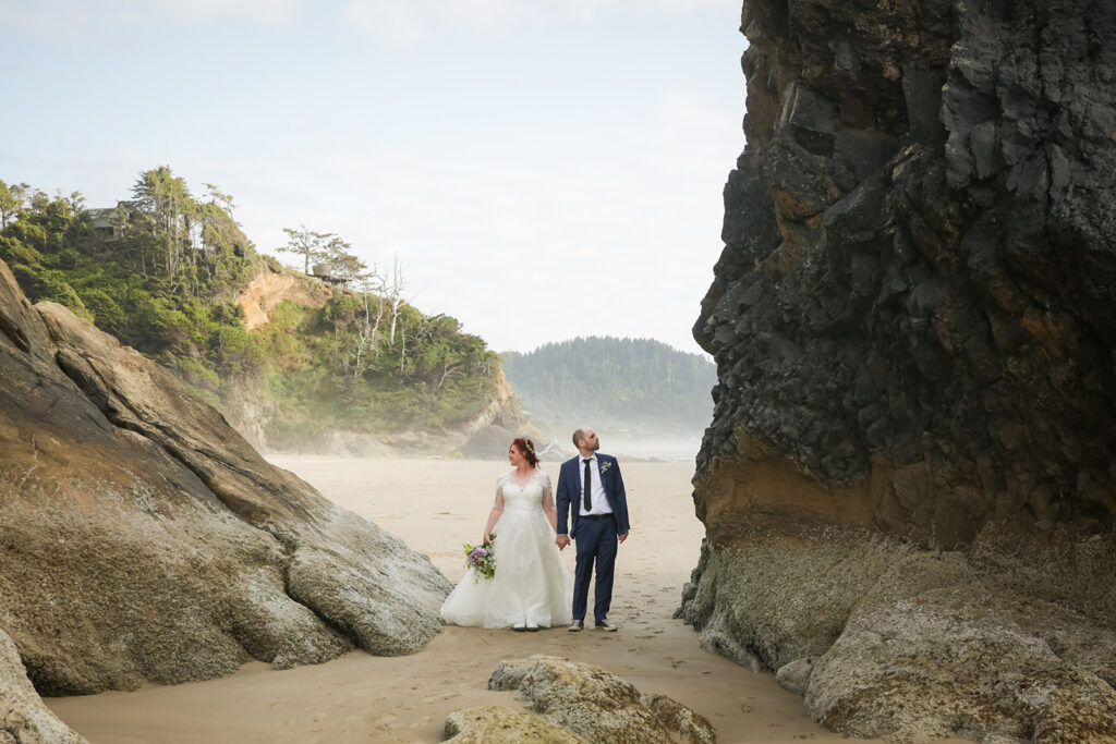 bride and groom at oregon coast during their hug point elopement