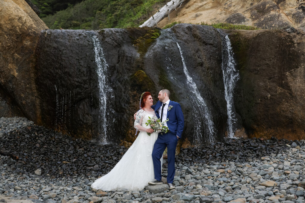 moody oregon coast elopement at hug point